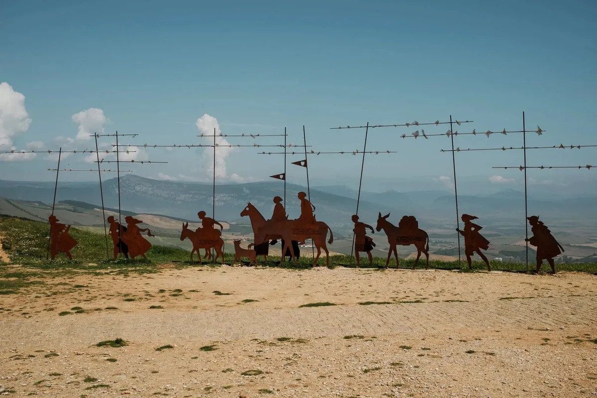Alto del Perdón: where pilgrims stop being tourists